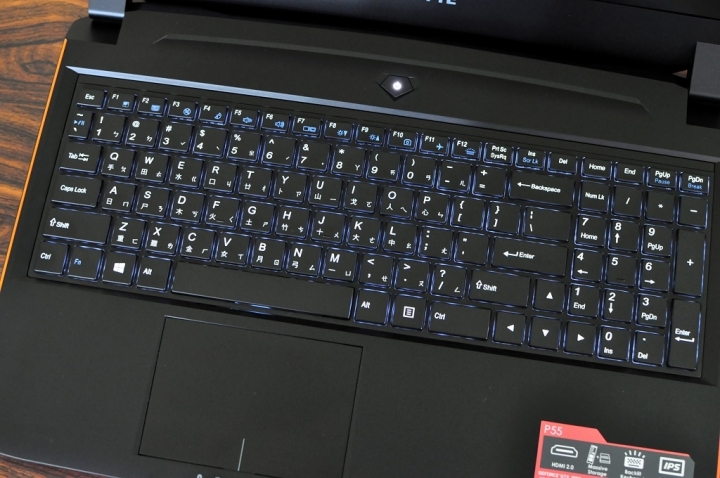 GIGABYTE P55W V7，效能小幅調整，溫度表現更理想