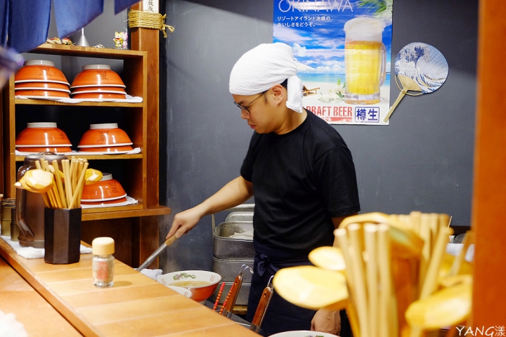 師大夜市七笑拉麵，立食拉麵新登場