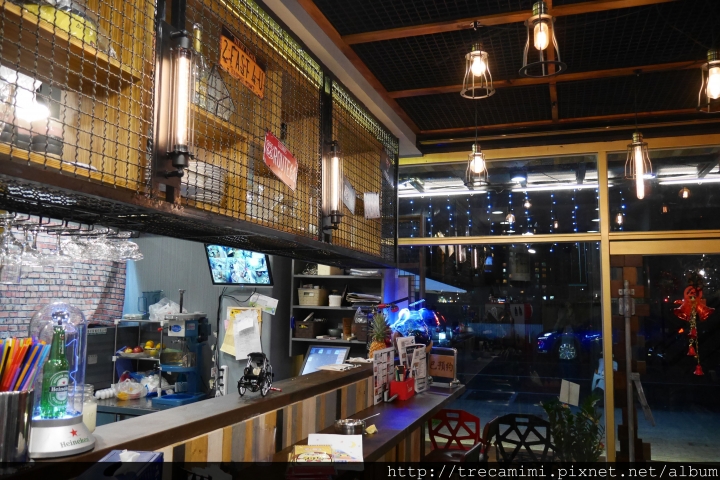 高雄Aqua Kiss水吻3.0(美術館店)-創意冰品/披薩千層塔/寵物友善推薦用餐