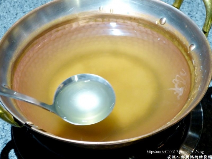 (((高雄食記)))鼓山區金荷mini精緻涮涮鍋之40盎司無敵戰斧牛排，當月生日壽星有優惠