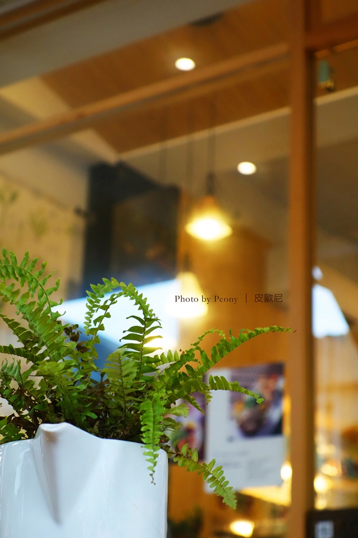 宜蘭【Dew 36 綻露】 coffee elite / 手工麵包 / 早午餐 ~ 有機慢食、空間充滿設計魂~