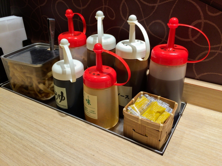 【美食。食記】東京 東新宿 雷！ 外皮過脆 小心刮嘴 松乃家 豬排飯 平價 雷