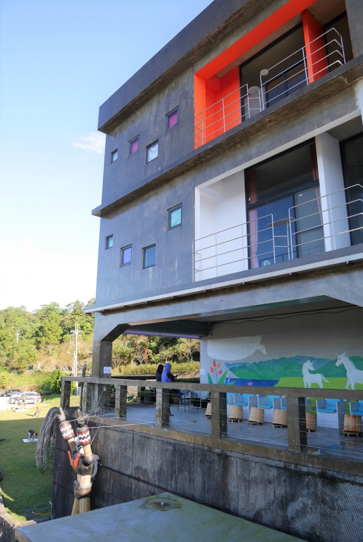 【新北石碇 | 景觀咖啡廳】群山環抱中的世外桃源♣Loft17 森活休閒園區