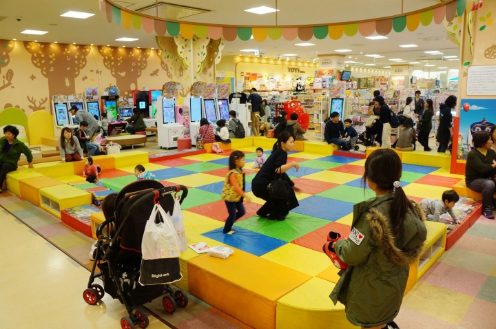 [京阪奈五天四夜]親子鐵腿自由行 - Day3 大阪周遊券一日遊 麵屋封拉麵/大阪城天守閣/Q's Mall/阿卡將Akachan/蕎麥麵總本家 更科/新世界/通天閣