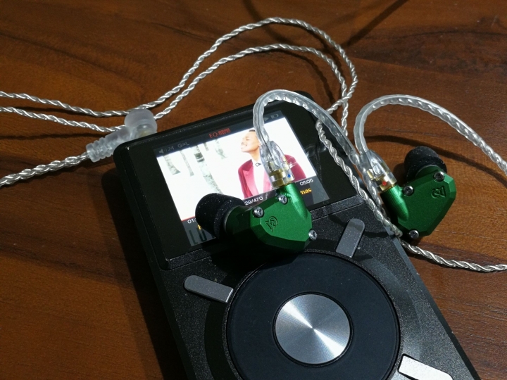 [爆肝耳機開箱]令人難以忘懷的甜美好味道--Campfire Andromeda 仙女座搭FiiO X5III第三代