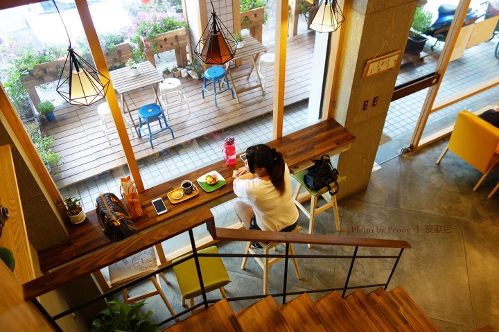 宜蘭【Dew 36 綻露】 coffee elite / 手工麵包 / 早午餐 ~ 有機慢食、空間充滿設計魂~