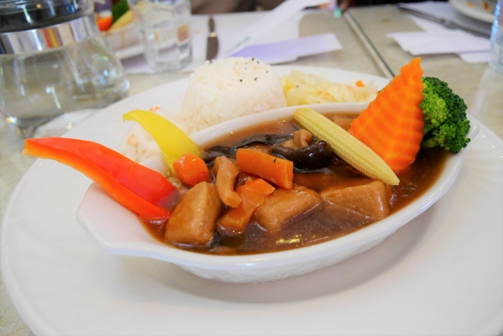 【新竹五峰 | 景點】雲海上的夢幻落羽松歐風莊園ｘ森林咖啡館♖山上人家