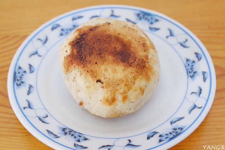 青島豆漿店，現烤肉餅會噴汁