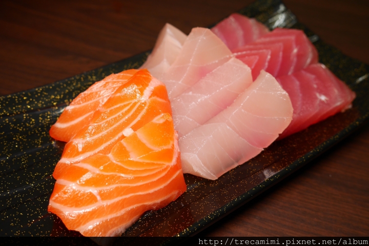 【食記】高雄蒸品鮮汕頭沙茶爐永豐店-海鮮塔豪氣登場霸氣推薦/CP值超高/海鮮蒸氣料理/汕頭湯底好滋味