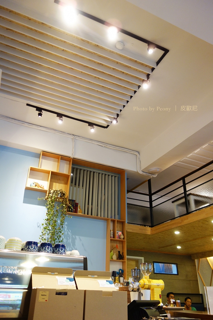 宜蘭【Dew 36 綻露】 coffee elite / 手工麵包 / 早午餐 ~ 有機慢食、空間充滿設計魂~