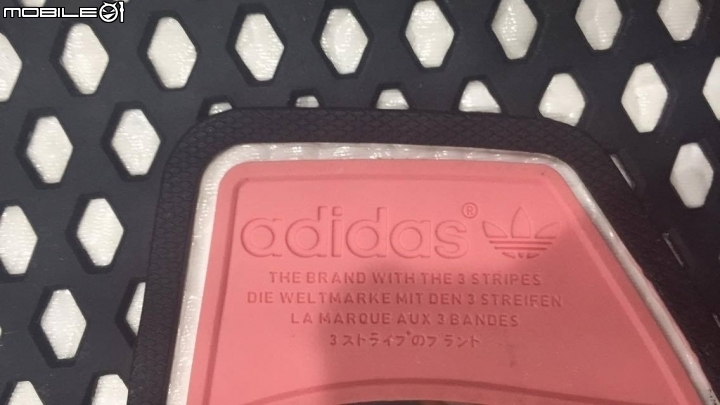 Adidas NMD R1 請各位幫忙驗真偽