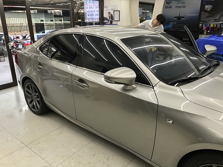 2017 IS200t F-Sport 小開箱＆換胎/鍍膜/隔熱紙/交車、回廠狀況分享（圖多）
