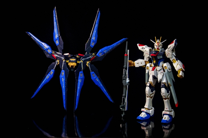1/144 RG  STRIKE FREEDOM