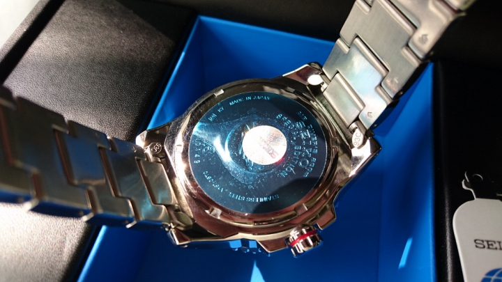 [開箱]SEIKO 精工 PROSPEX 太陽能 PADI 聯名款潛水錶 SNE435J1