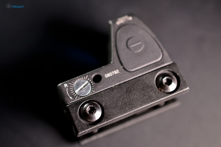 [開箱] 幫相機加個內紅點快瞄鏡【Trijicon RMR(F) 】