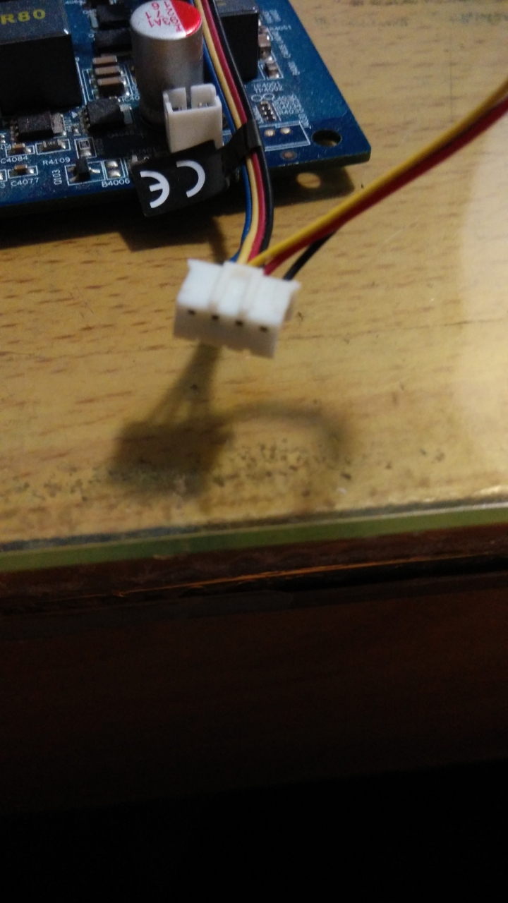 顯示卡風扇 2.0 2pin 疑問