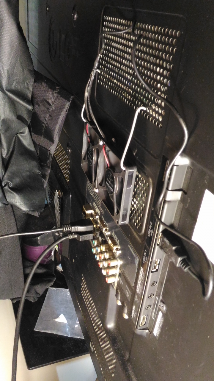 液晶電視晶片散熱改善diy  另風扇 送風/抽風 效能問題請教