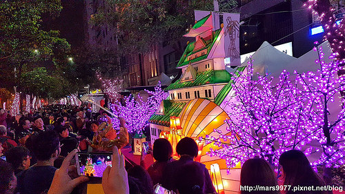 【台北 旅遊】2017臺北燈節Taipei Lantern Festival：小奇雞 展翅點亮夜空：必勝哥、粉美妹、小蛋定：【開幕儀式 360度影片全記錄】元宵節/台北西門町燈節/西門町/台北燈會