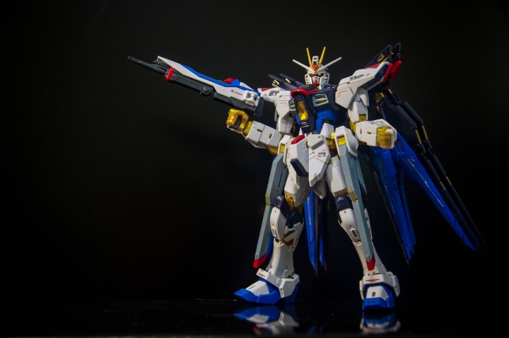 1/144 RG  STRIKE FREEDOM