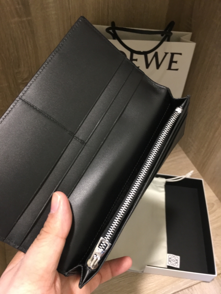[開箱] LOEWE 男用長夾