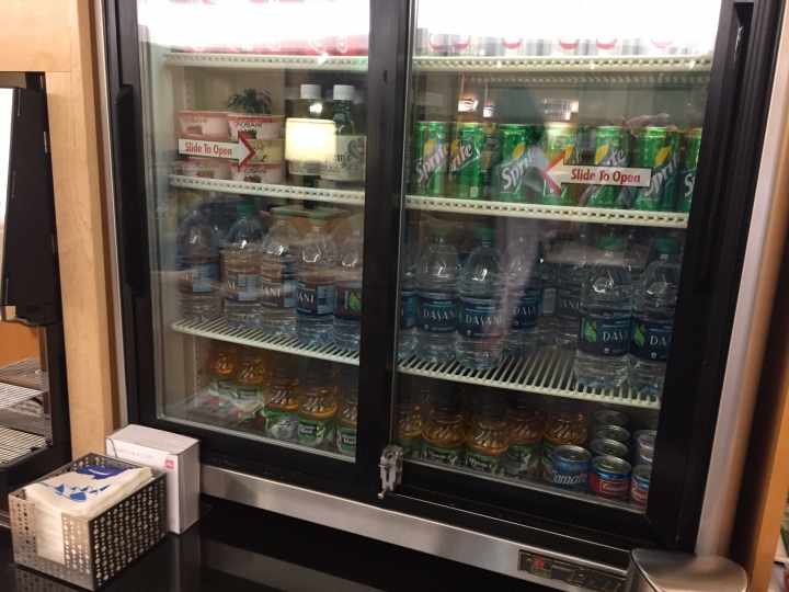 United Airlines First Class Arrivals Lounge