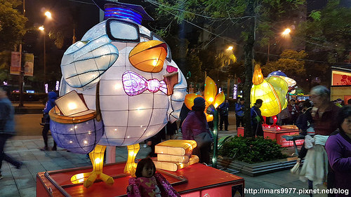 【台北 旅遊】2017臺北燈節Taipei Lantern Festival：小奇雞 展翅點亮夜空：必勝哥、粉美妹、小蛋定：【開幕儀式 360度影片全記錄】元宵節/台北西門町燈節/西門町/台北燈會