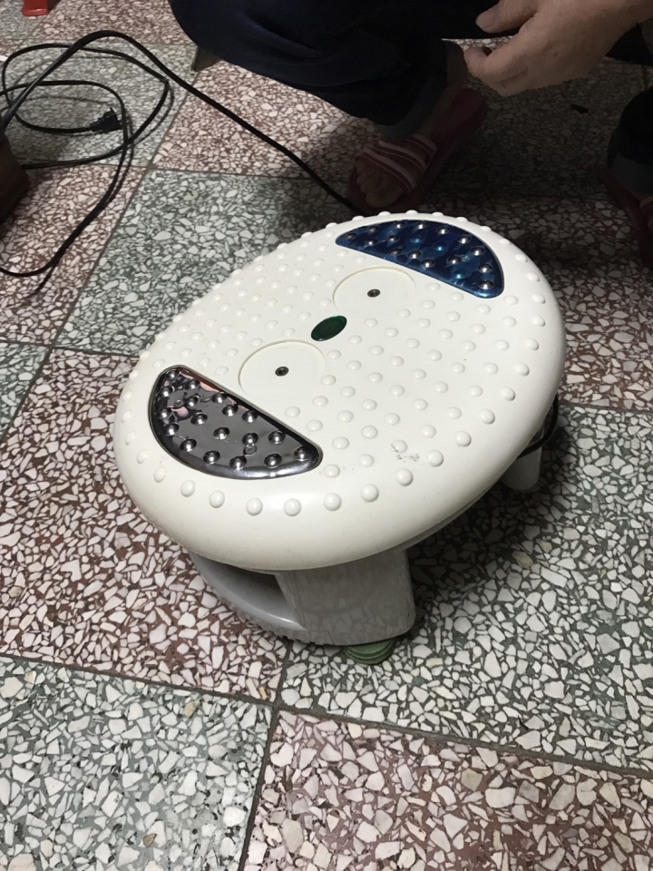 DOCTORAIR日本來的按摩椅 機動性滿點小小 開箱