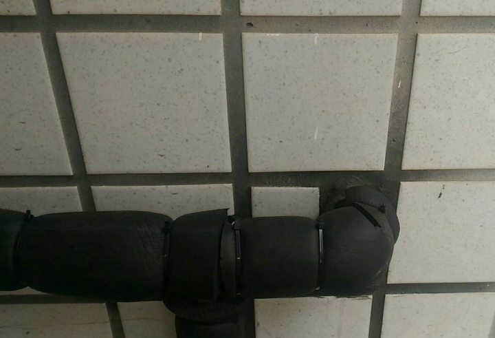 我的自宅惡搞_第四彈 : [番外篇] 熱水管漏水啦!