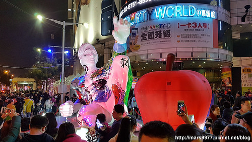 【台北 旅遊】2017臺北燈節Taipei Lantern Festival：小奇雞 展翅點亮夜空：必勝哥、粉美妹、小蛋定：【開幕儀式 360度影片全記錄】元宵節/台北西門町燈節/西門町/台北燈會