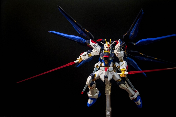1/144 RG  STRIKE FREEDOM