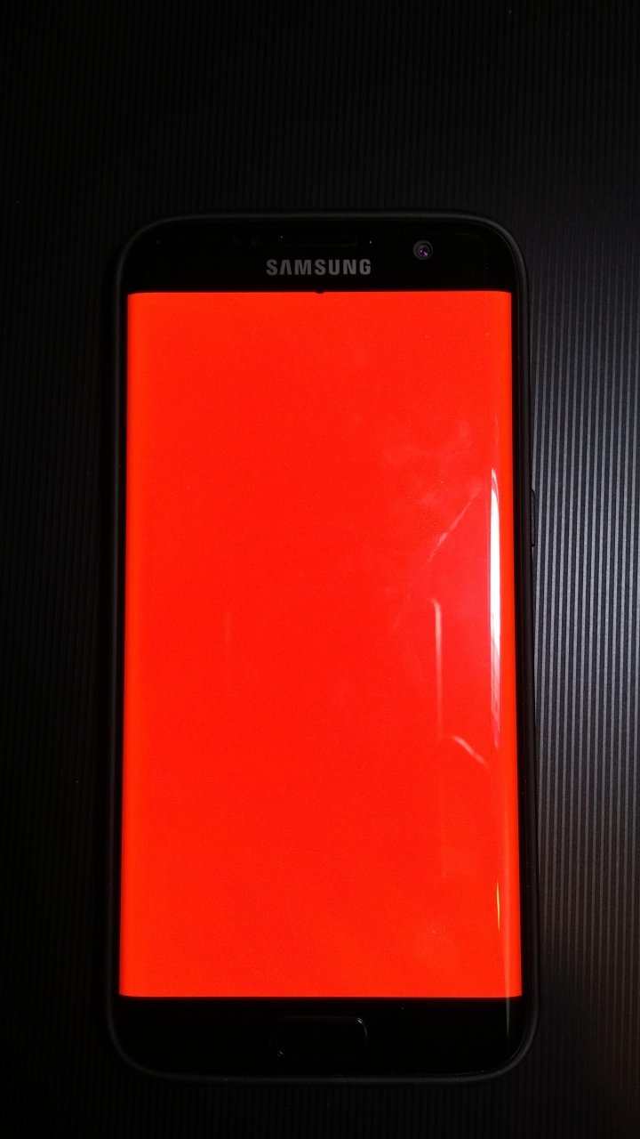 要買三星S7 edge 128GB 請三思 螢幕黑點災情