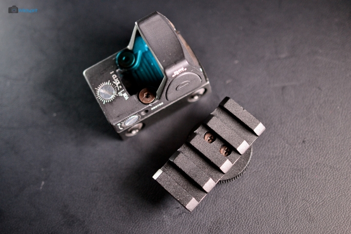 [開箱] 幫相機加個內紅點快瞄鏡【Trijicon RMR(F) 】