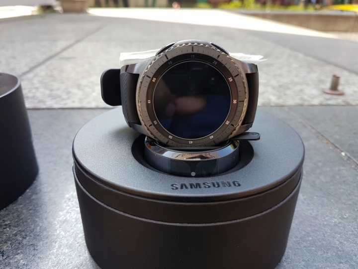 Samsung Gear S3簡單開箱
