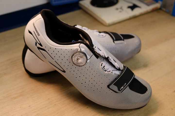 卡鞋推薦 Shimano RC7 與 Fizik R5B