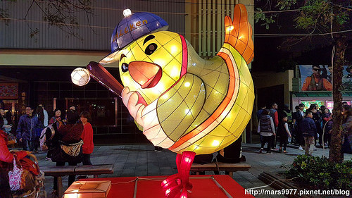 【台北 旅遊】2017臺北燈節Taipei Lantern Festival：小奇雞 展翅點亮夜空：必勝哥、粉美妹、小蛋定：【開幕儀式 360度影片全記錄】元宵節/台北西門町燈節/西門町/台北燈會
