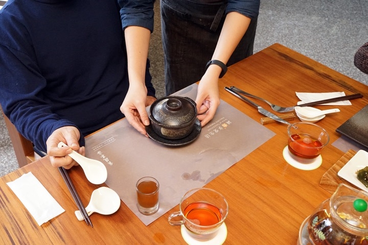 【台南蔬食餐廳-安平】食蔬茶齋｜大自然的禮讚，把最健康養生的料理端上桌！歡迎手浴|創意蔬食料理|品茶|聚餐放鬆