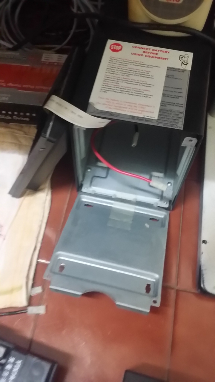 APC sua1000 換電池