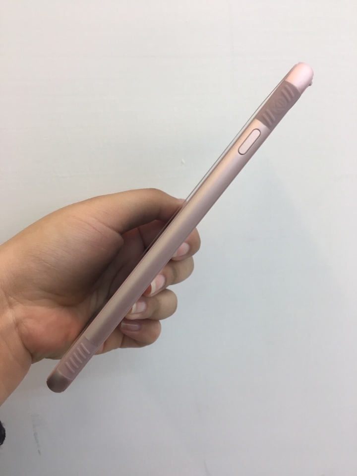 可能腦子撞壞了才會一次買兩個殼回家被唸(K11/SGP)