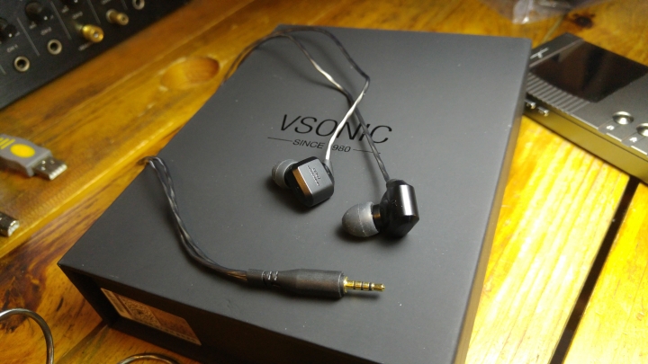 【開箱】低調樸實的平價旗艦VSONIC GR07x
