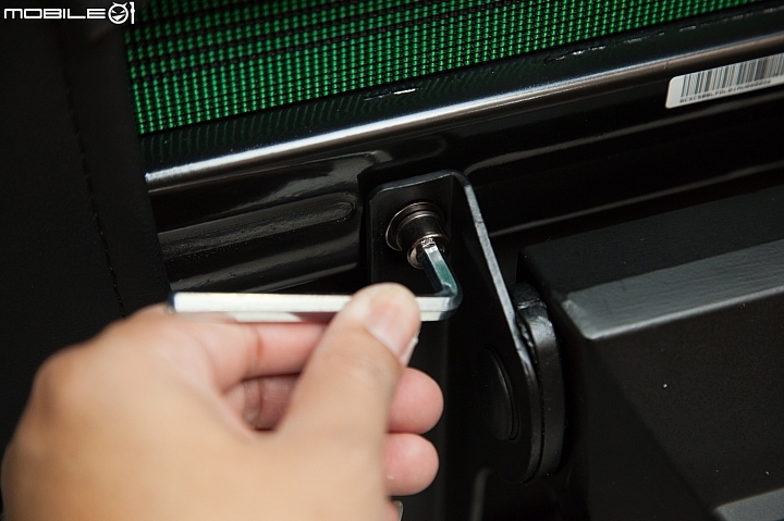 【開箱】老婆情人節給的驚喜-曜越電競Tt eSPORTS電競椅