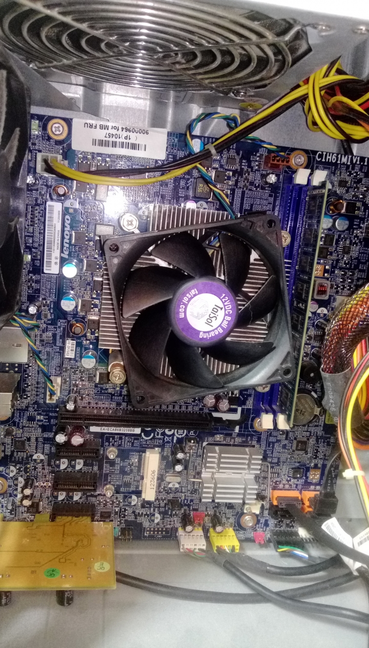 SSD插在SATA3卻只有SATA2的速度