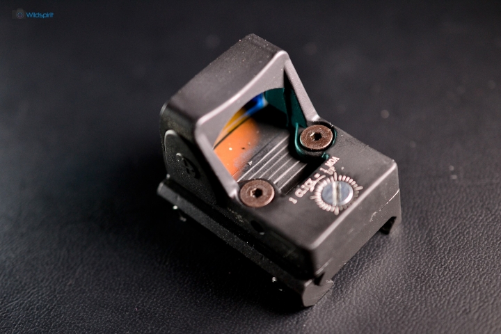 [開箱] 幫相機加個內紅點快瞄鏡【Trijicon RMR(F) 】