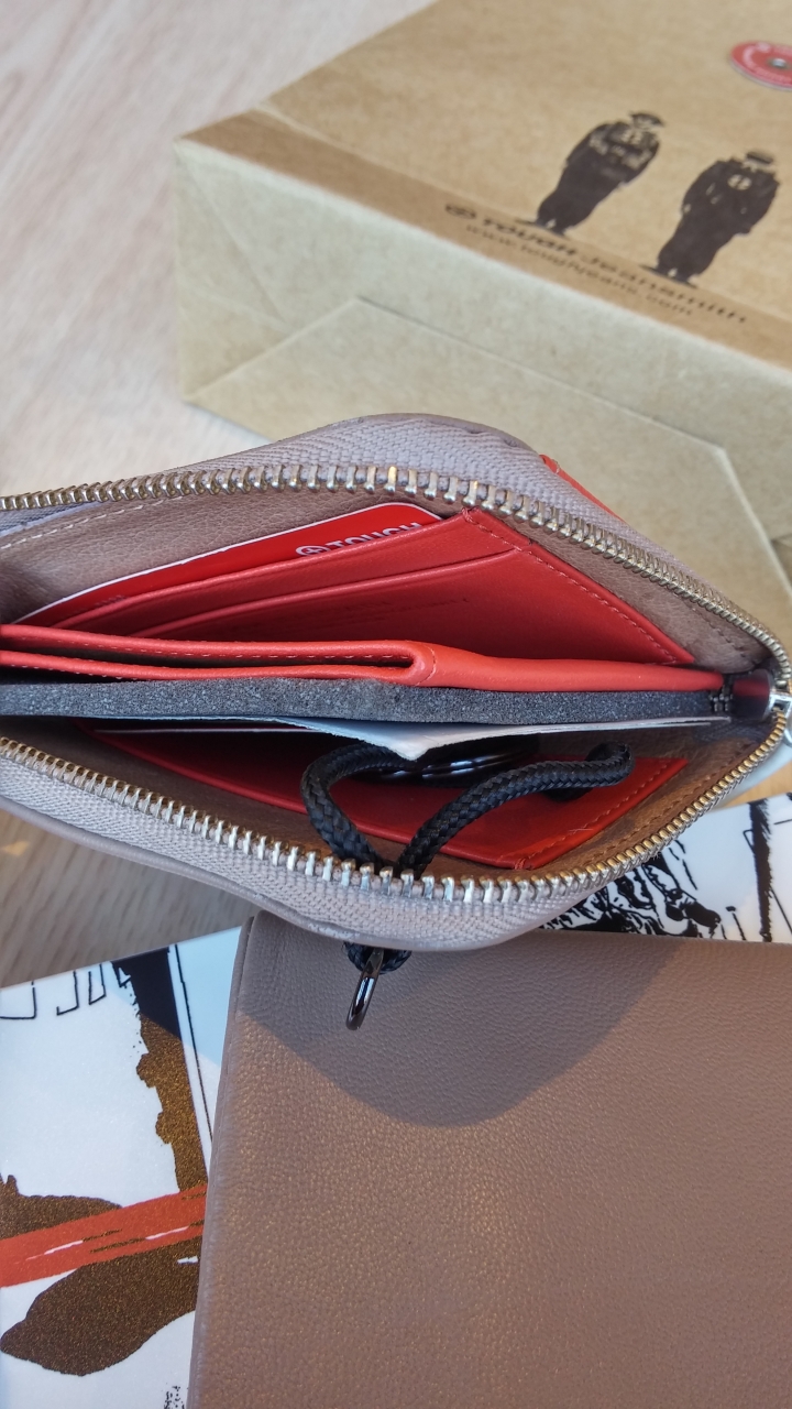 意外撿到短夾/零錢包