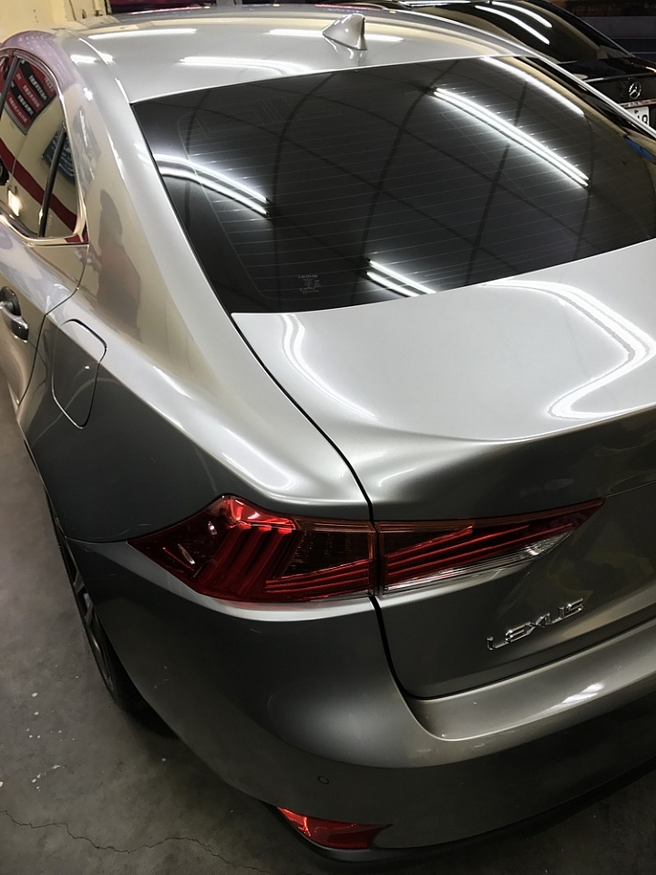 2017 IS200t F-Sport 小開箱＆換胎/鍍膜/隔熱紙/交車、回廠狀況分享（圖多）