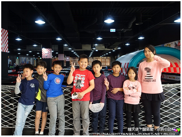 全台最大室內漂移卡丁車，就在汐止遠雄購物中心，快來體驗全美最夯漂移競速快感！〈文末：就在遠雄購物中心吃喝玩樂一整天〉