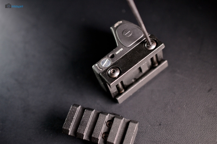 [開箱] 幫相機加個內紅點快瞄鏡【Trijicon RMR(F) 】