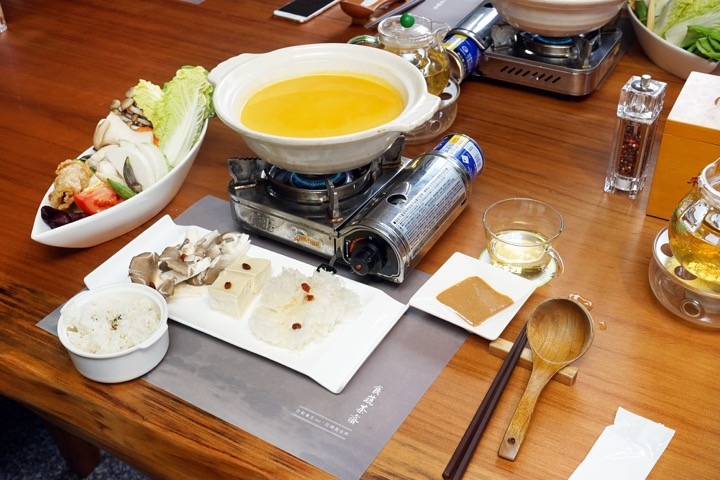 【台南蔬食餐廳-安平】食蔬茶齋｜大自然的禮讚，把最健康養生的料理端上桌！歡迎手浴|創意蔬食料理|品茶|聚餐放鬆