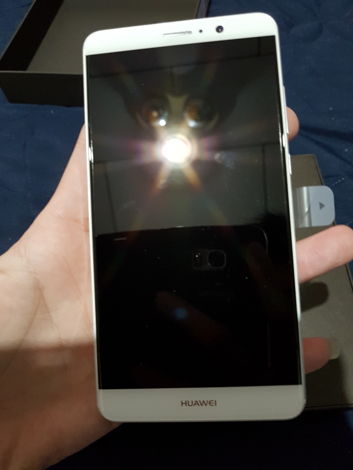 請問 mate9海苔條可以移位置嗎