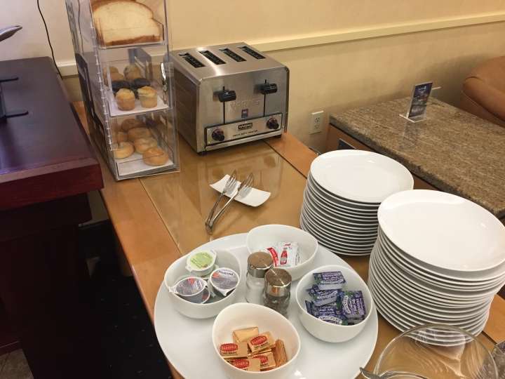 United Airlines First Class Arrivals Lounge