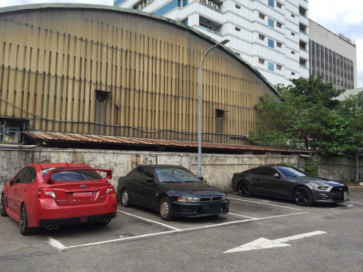 試駕滿意回家報備後馬上簽了FIT